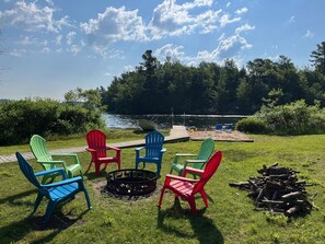 Property grounds - Waterfront close to Traverse City, Kayaks, Row Boat, Firepit, Dog ok, 8pl (Traverse City)
