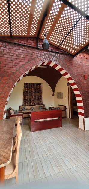 Interior - Villa Dôme 1er Étage, Vues Nil et Montagne Thébaine, Jardin et Terrasse (Louxor)