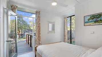 2 bedrooms, bed sheets