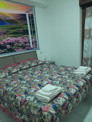 2 chambres, fer et planche Ă repasser, Wi-Fi, literie fournie
