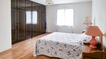 3 chambres, fer et planche Ă repasser, Wi-Fi gratuit, draps fournis