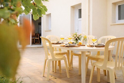 Spacious house quartier Arago Les Sables sleeps 7