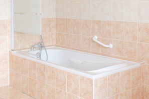 Douche, sèche-cheveux