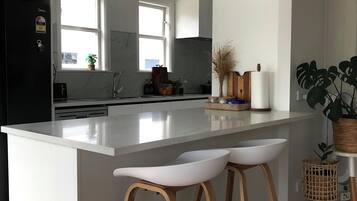 Fridge, microwave, oven, stovetop