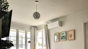 Unclassified image, 4 of 19, button - Modern, recently renovated private house with parking in Auckland (Auckland)