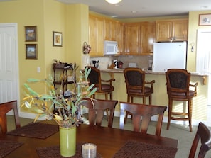 Dining - 3Br/2.5Ba Furnished Townhouse Walk To Town Green (Windsor)