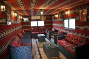 Télévision de 32 pouces avec chaînes par satellite