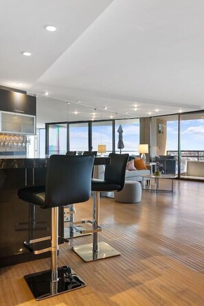 Dining - Gorgeous Luxury Highrise w/Spectacular Marina & Ocean Views (Marina Del Rey)