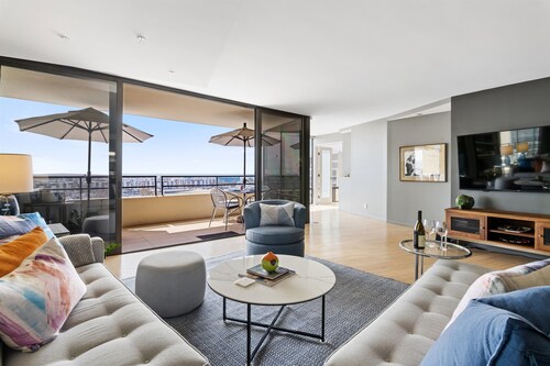 Gorgeous Luxury Highrise w/Spectacular Marina & Ocean Views