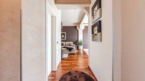 Superior Apartment | 3 bedrooms, soundproofing, iron/ironing board, WiFi (free) - Vollga Luxury Seafront Suite (Durrës)