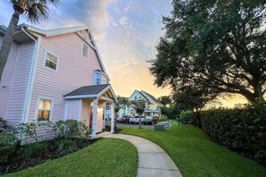 Exterior - 15103 Resort 2BR Condo Apt by Disney World Orlando (Kissimmee)