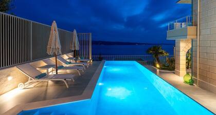 New! Casa GENI with a heated pool, 3 bedrooms, an organic garden, sea views