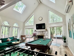 Maison, 4 chambres | Salle de jeux