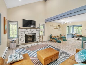 House, 5 Bedrooms | Living area | Smart TV, streaming services