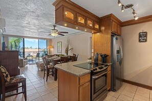 Condo, 3 Bedrooms | Private kitchen