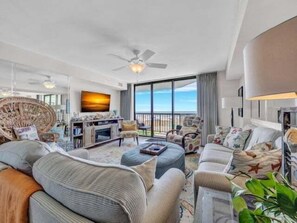 Condo, 4 Bedrooms | Living area