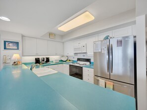 Condo, 4 Bedrooms | Private kitchen