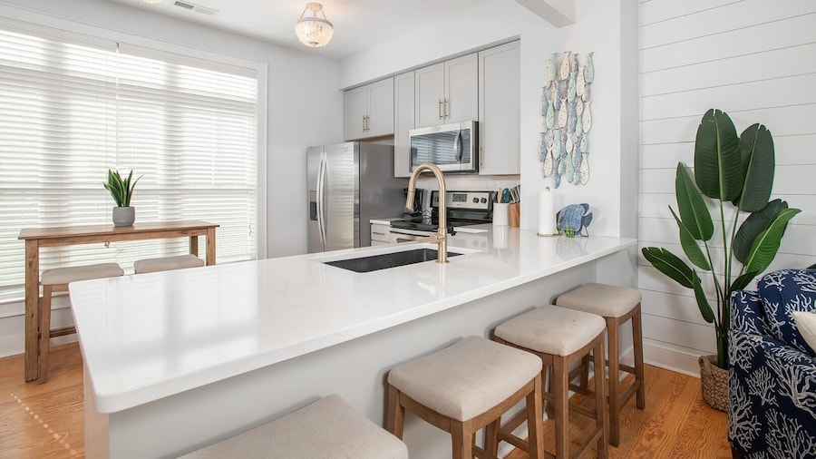 Seas The Day 3 Bedroom Home by RedAwning