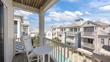 Condo, 3 Bedrooms | Property grounds