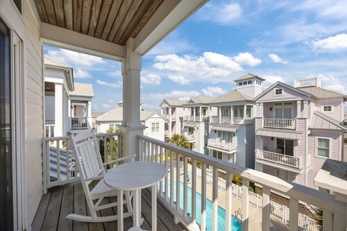 Seas The Day 3 Bedroom Home by RedAwning