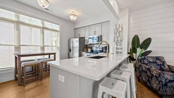 Condo, 3 Bedrooms | Private kitchen