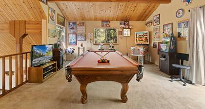 Summer Paradise @ Knotty Pine Chalet in Arnold