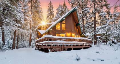 Knotty Pine Chalet - A-Frame, Pets ok, Game Room w/ PoolTable, Fooball, Arcade