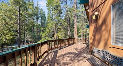 Knotty Pine Chalet - A-Frame, Pets ok, Game Room w/ PoolTable, Fooball, Arcade