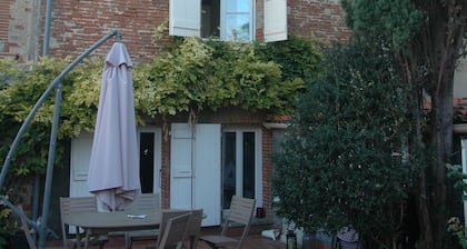 Chambre Dans une Maison Cosy en Plein Centre de Libourne