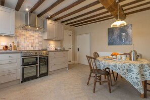 Fridge, microwave, oven, stovetop - Luxury Farmhouse in Mountain Location | Cwmain (Corwen)