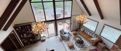 Smart TV, fireplace, DVD player, books