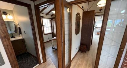 New - Modern Mountain Retreat w/ Hot tub and view!