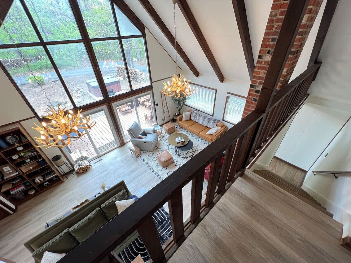 Smart TV, fireplace, DVD player, books