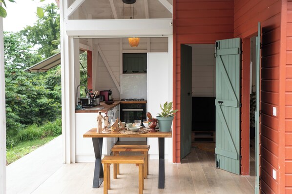 Outdoor dining