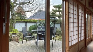 The Japanese House | شرفة/رواق