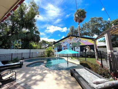 Beautiful home near Disney Private PoolBBQ Downtown 
