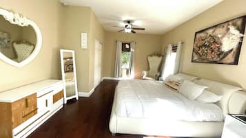 4 bedrooms, free WiFi, bed sheets