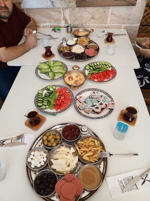 Daily local cuisine breakfast for a fee - Rumet Paşa Konağı (Mardin)