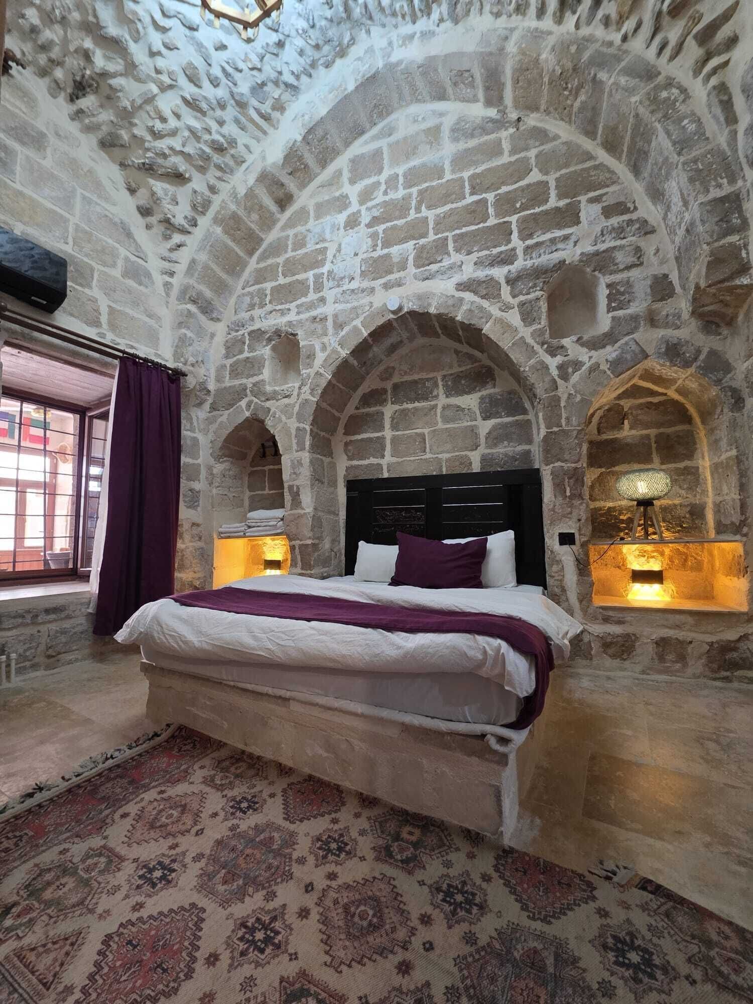 Mem U Zin Room | Frigobar (abastecido com alguns itens grátis), roupa de cama
