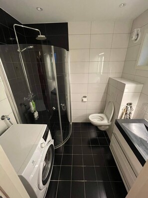 Hårføner, håndklær og såpe