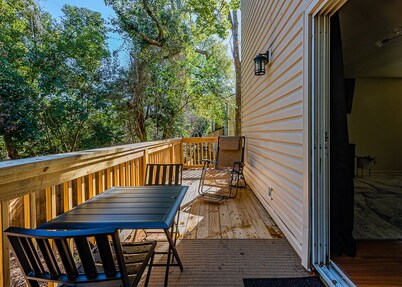 Charming Townhome Retreat w/King Bed on Quiet Cul-De-Sac Near I-10, FSU, & FAMU