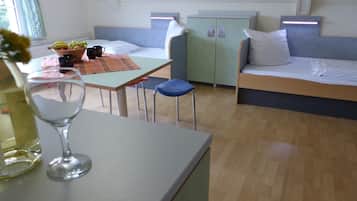 Hostel room M | 1 bedroom, free WiFi, bed sheets