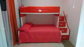 3 bedrooms, WiFi, bed sheets, wheelchair access - lugar tranquilo acogedor, incluido recogida en aeropuerto y el retorno gratis (San Andrés)