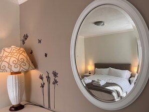 2 bedrooms, in-room safe, iron/ironing board, free WiFi