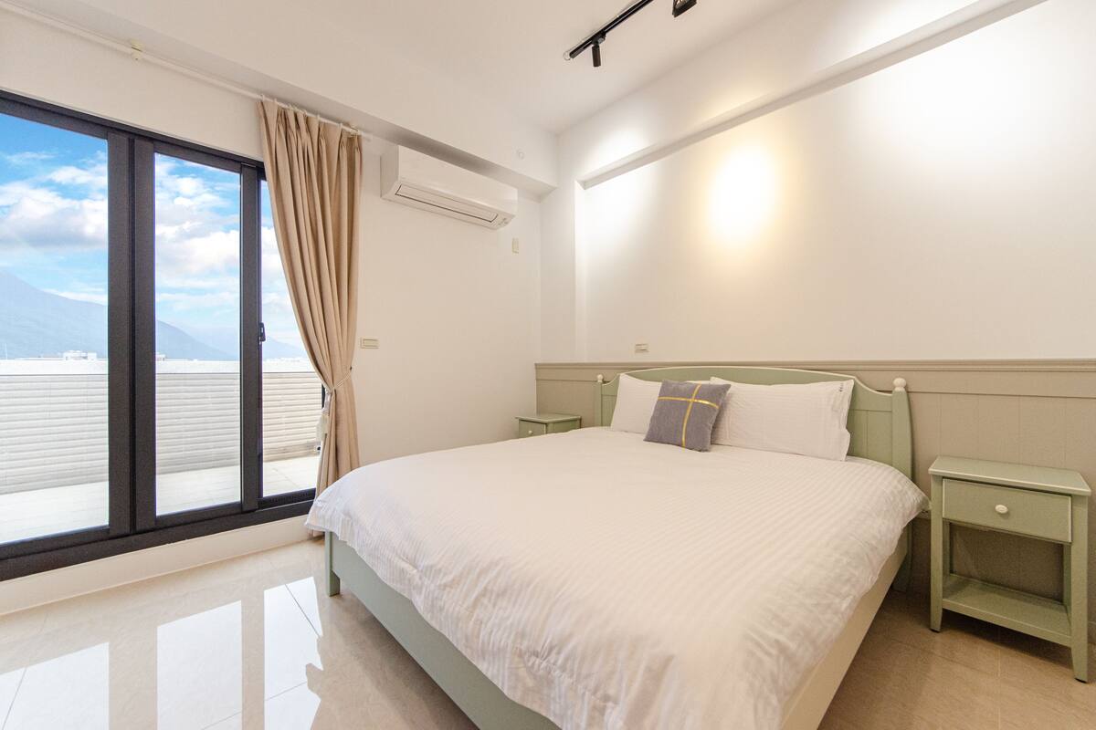 Habitación doble Confort, balcón | Wifi gratis y ropa de cama