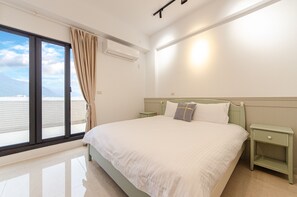 Comfort Double Room, Balcony | Free WiFi, bed sheets - Qingqjing b&b (Xincheng)