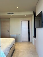 Suite Comfort | 1 camera, minibar, una scrivania, Wi-Fi gratuito