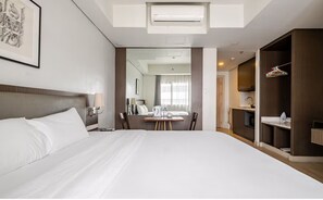 1 habitación, escritorio, tabla de planchar con plancha y wifi gratis