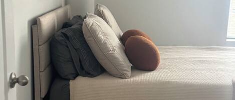 2 Schlafzimmer, Schreibtisch, Bügeleisen/Bügelbrett, kostenloses WLAN