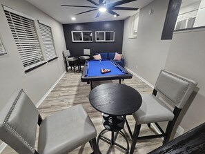 Games room - Renovated contemporary home centrally located (Gainesville)